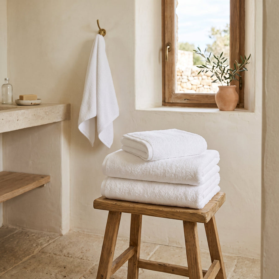Toallas de Baño de Hostelería 600 gramos — 100% Algodón Peinado, Rizo Americano — Calidad Hotel — Packs para Alojamientos Turísticos, Casas Rurales, Campings y Hoteles Boutique